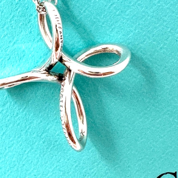 - AuthenticTiffany & CO. Elsa Peretti Infinity Cross Pendant Necklace. - Picture 3 of 11